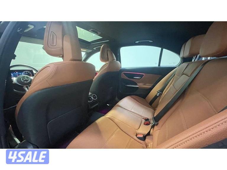 Mercedes-Benz C-Class13