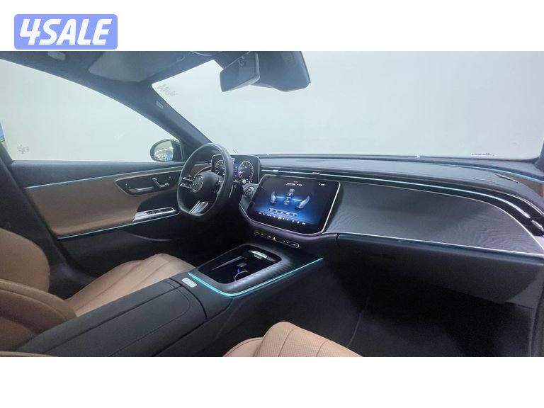 Mercedes-Benz E-Class8