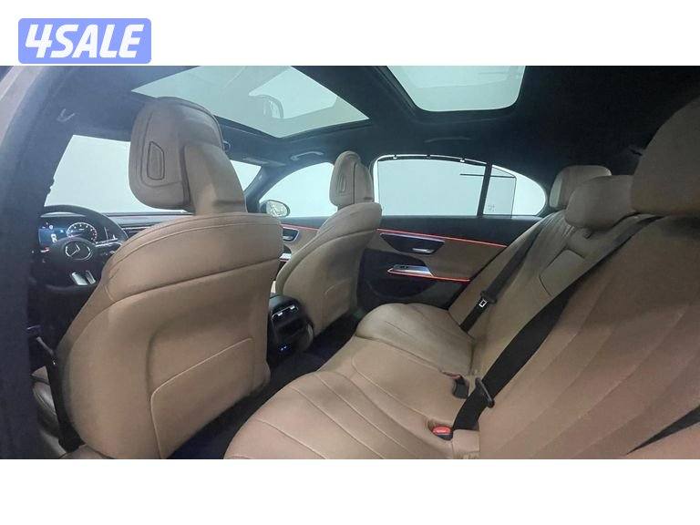 Mercedes-Benz E-Class12