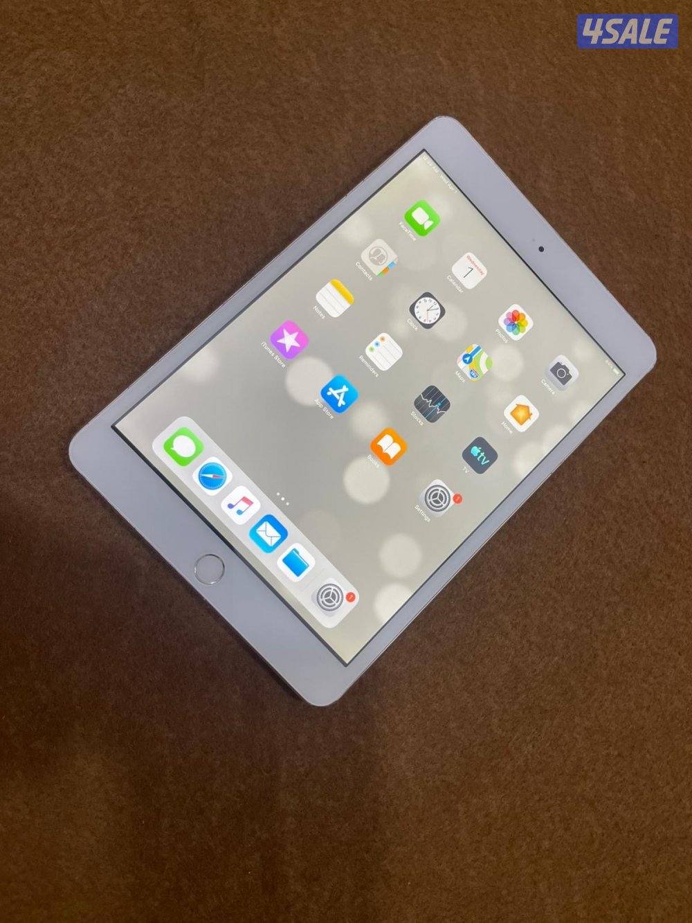 ايباد ميني 3 ثري 16 قيقا شاشة 7.8 شغال تمام مع كفر وشحن2