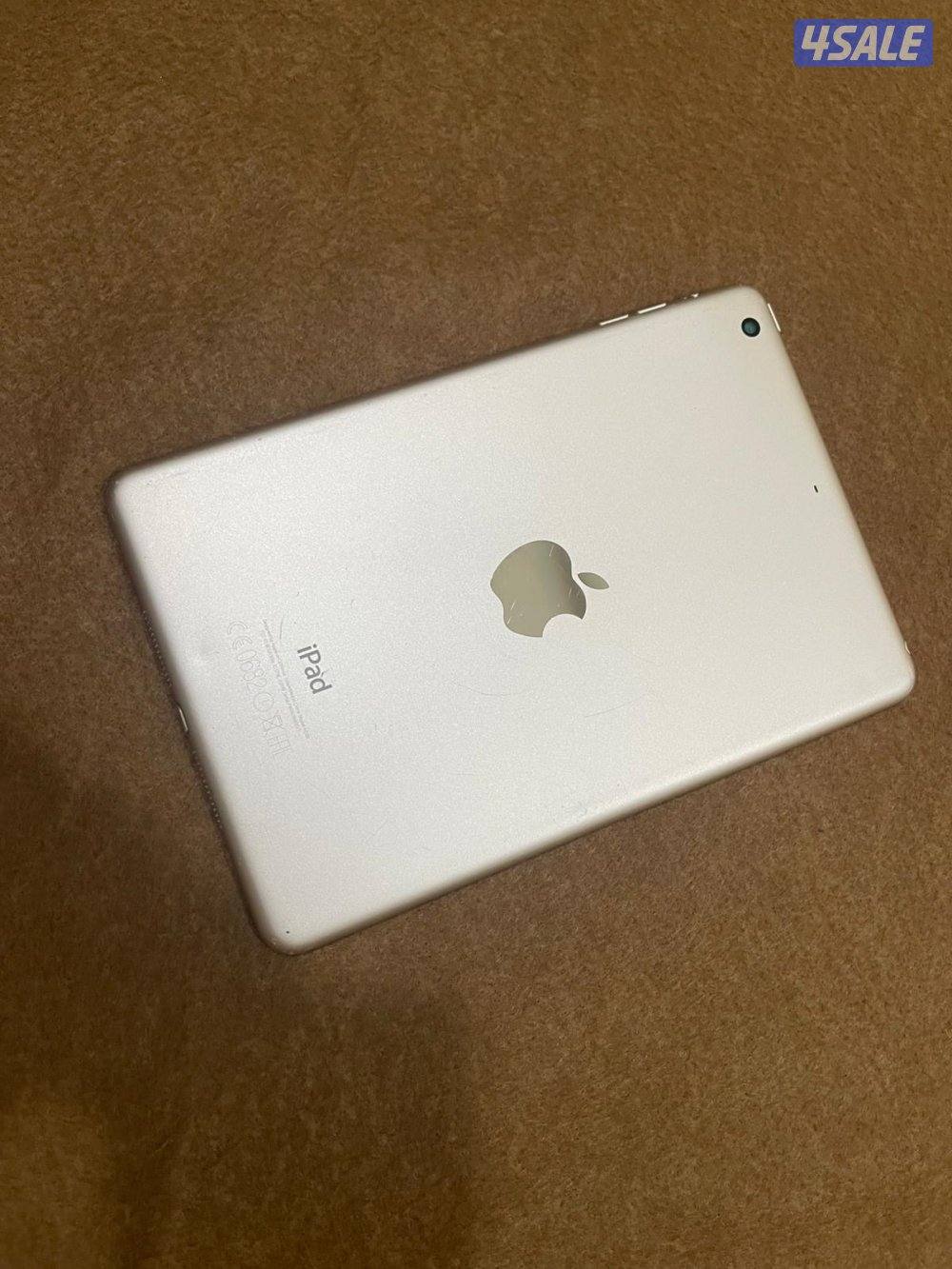 ايباد ميني 3 ثري 16 قيقا شاشة 7.8 شغال تمام مع كفر وشحن7