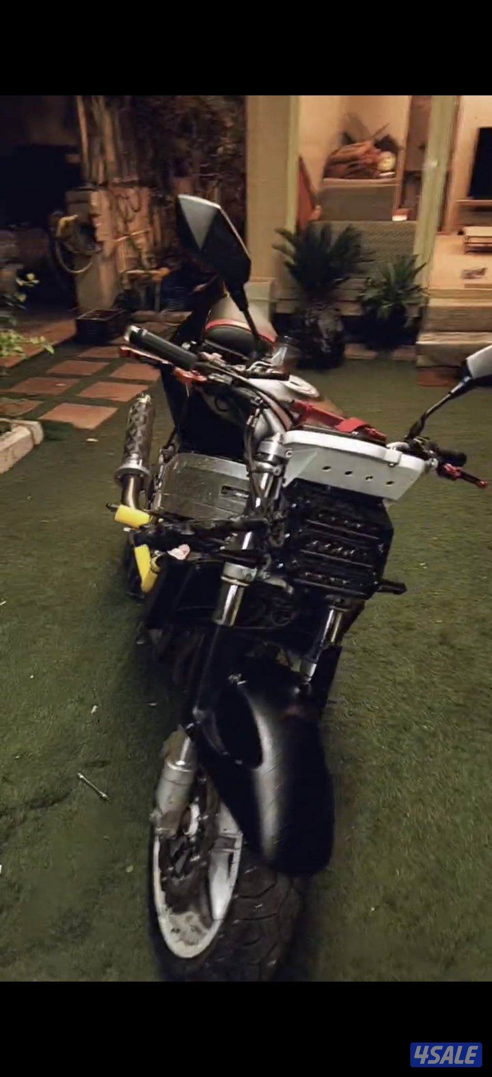 للبيع هوندا  900 CRB3