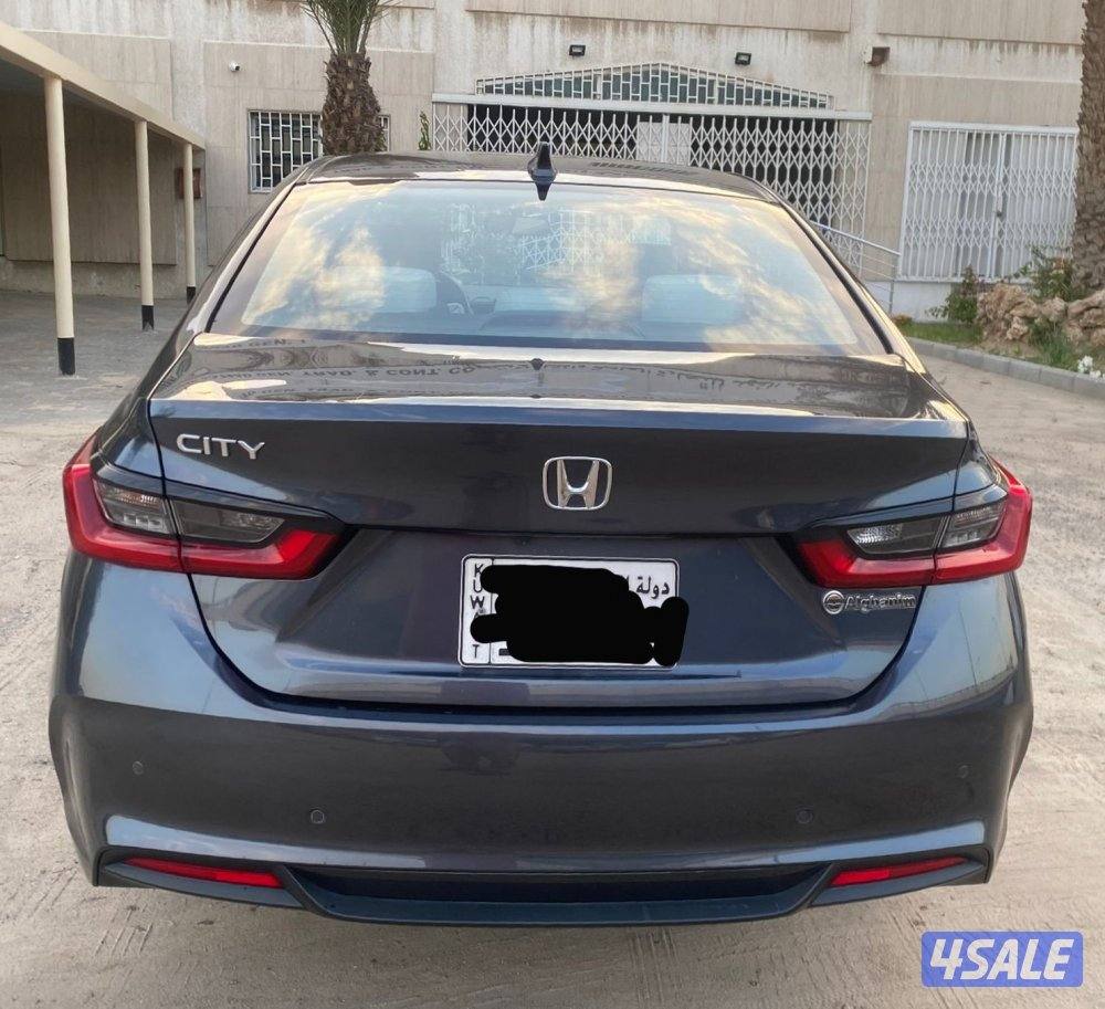 Honda city 2024 car for sale , engine 1500 cc , engine gear all good1