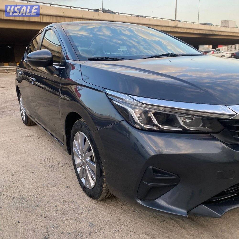 Honda city 2024 car for sale , engine 1500 cc , engine gear all good2