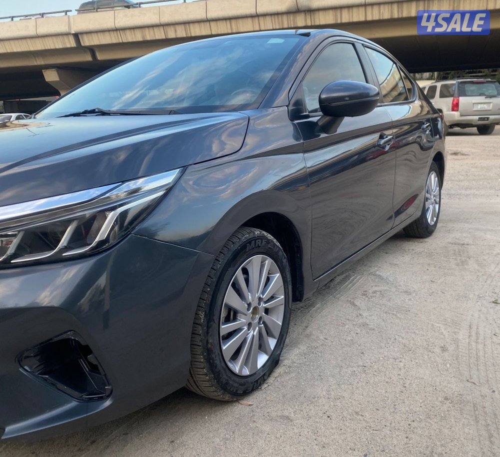 Honda city 2024 car for sale , engine 1500 cc , engine gear all good3