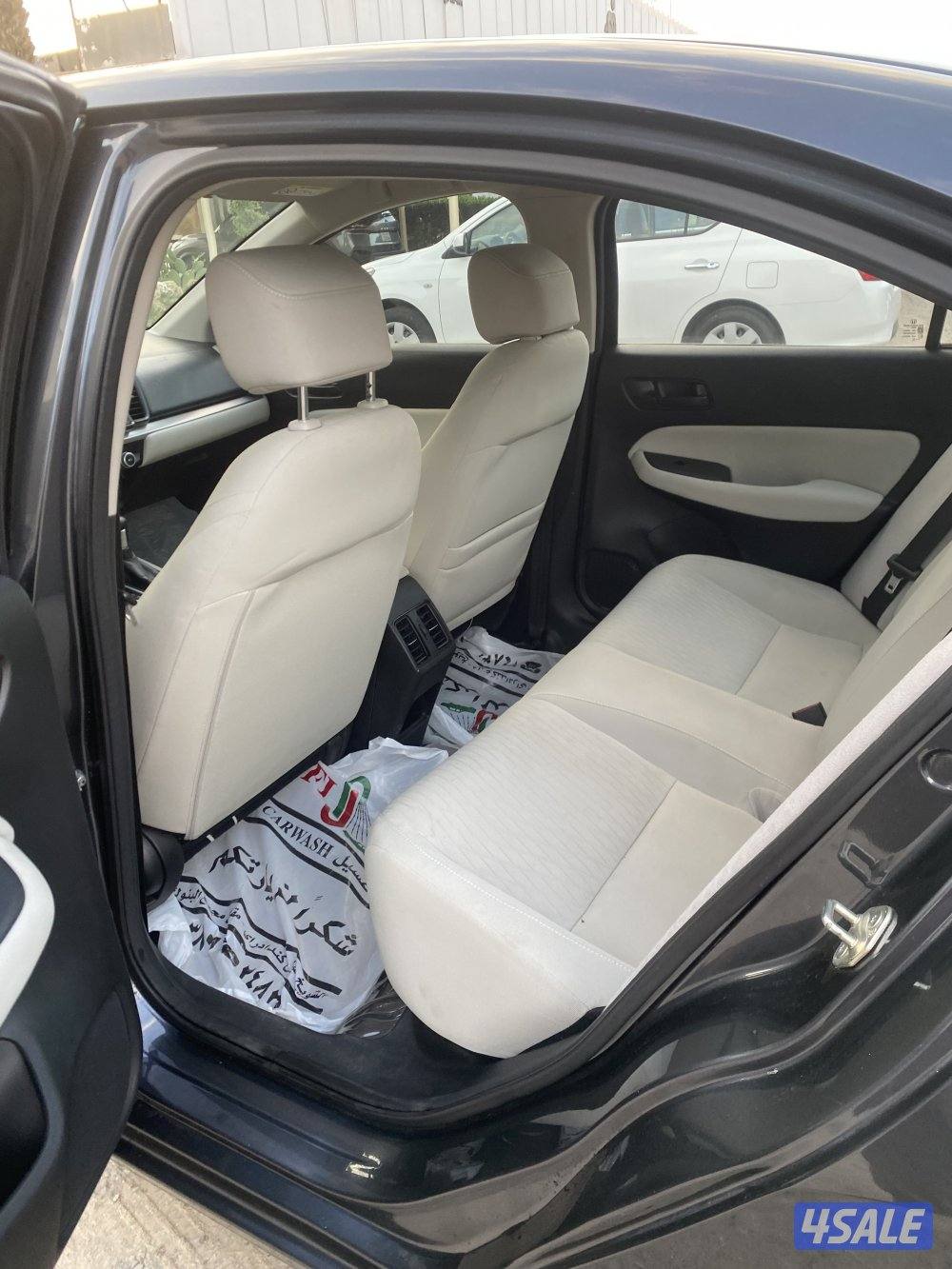 Honda city 2024 car for sale , engine 1500 cc , engine gear all good5