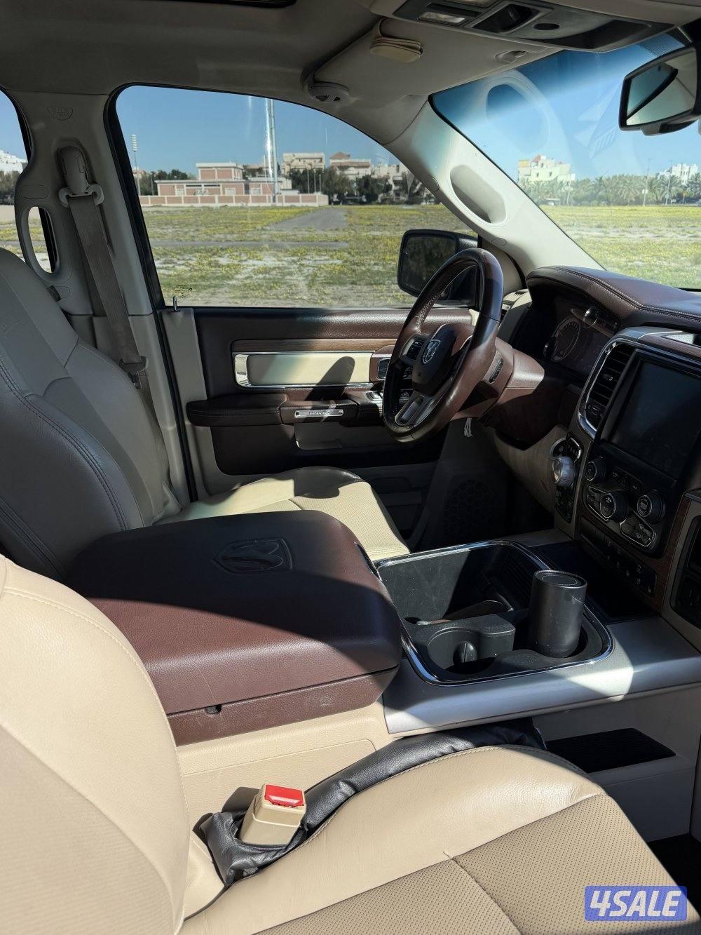 للبيع دودج رام Laramie4