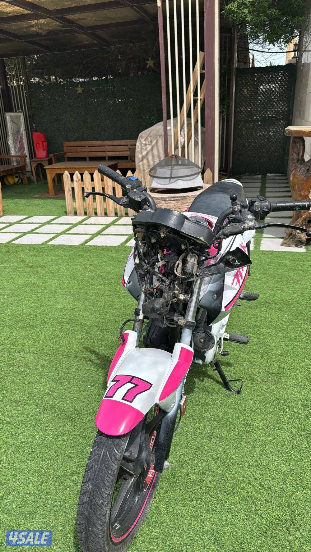 سيكلين واحد هيرو ٢٠٠ سيسي و الثاني ماكس بور ١٢٥ سيسي1