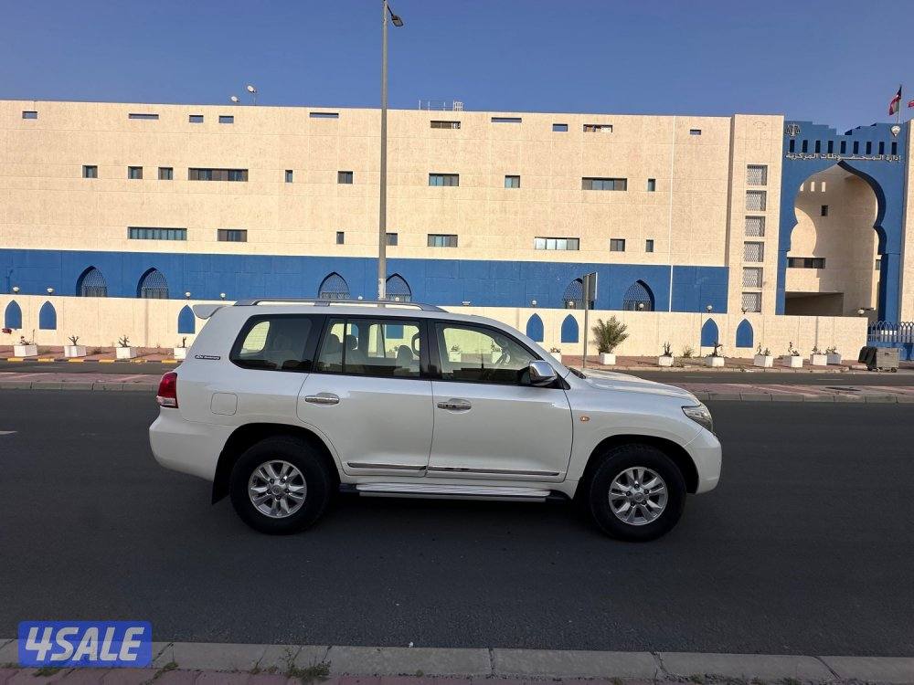 🚘 تويوتا - لاند كروزر 20111