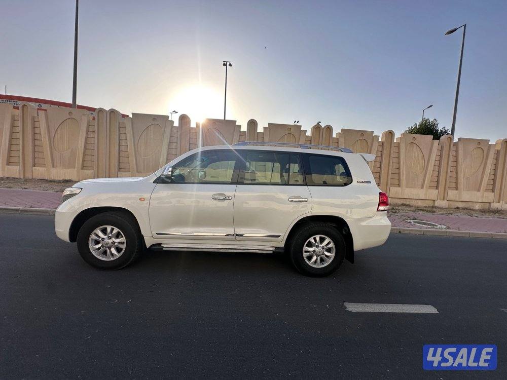 🚘 تويوتا - لاند كروزر 20112