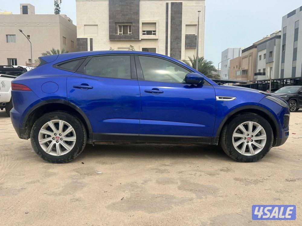 للبيع E PACE موديل 2018 ماشي 112 6 سلندر4