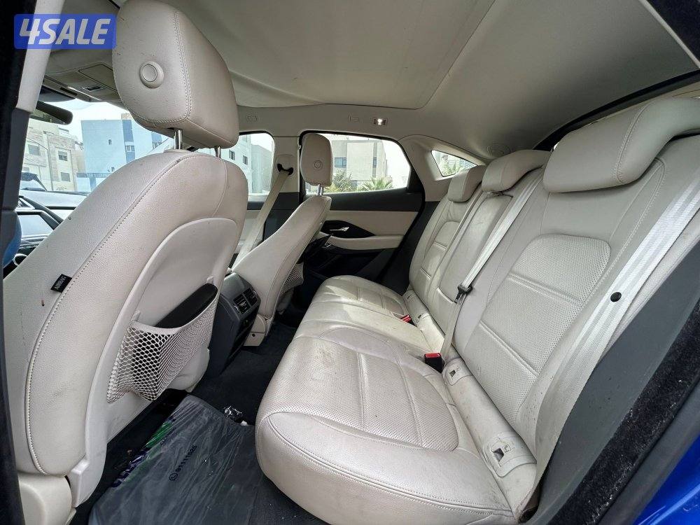 للبيع E PACE موديل 2018 ماشي 112 6 سلندر12