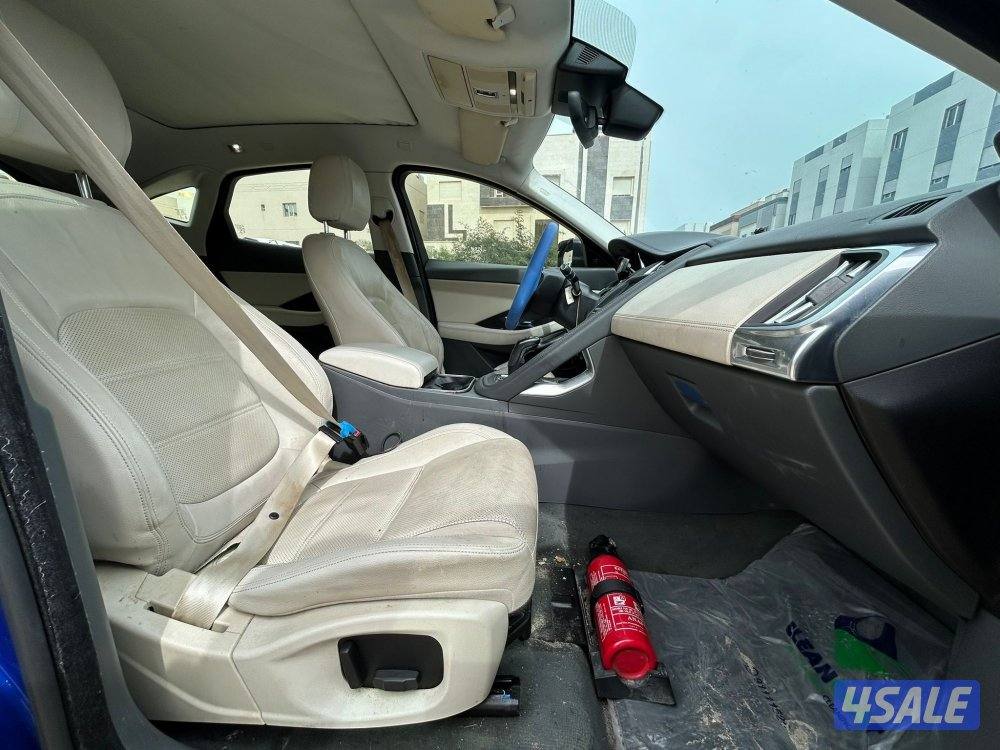 للبيع E PACE موديل 2018 ماشي 112 6 سلندر11