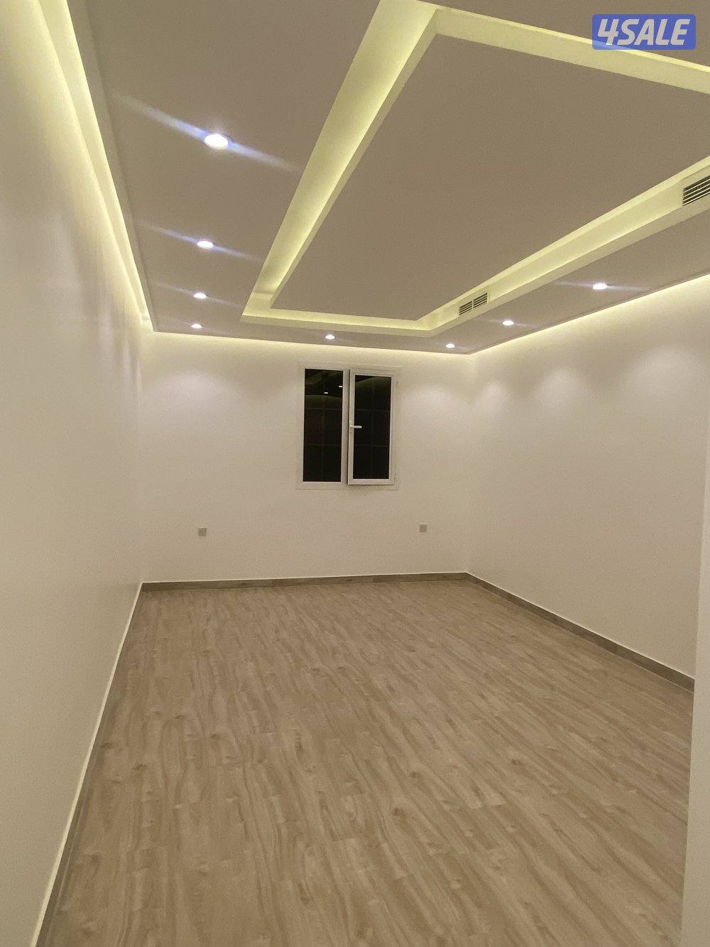 للإيجار شقة vip غرب عبدالله المبارك من المالك مباشر0