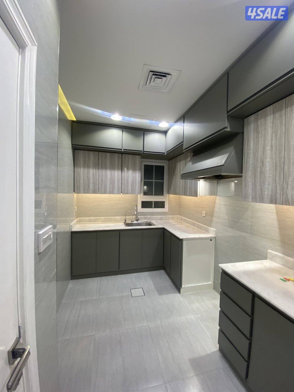 للإيجار شقة vip غرب عبدالله المبارك من المالك مباشر12