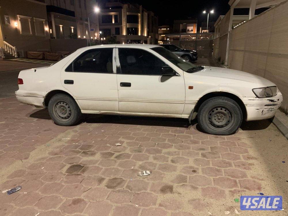 للبيع/ كامري 20012