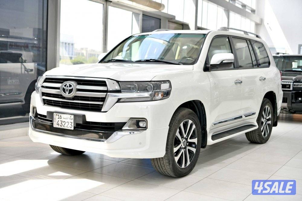 تويوتا لاندكروزر GXR جراند تورينغ0