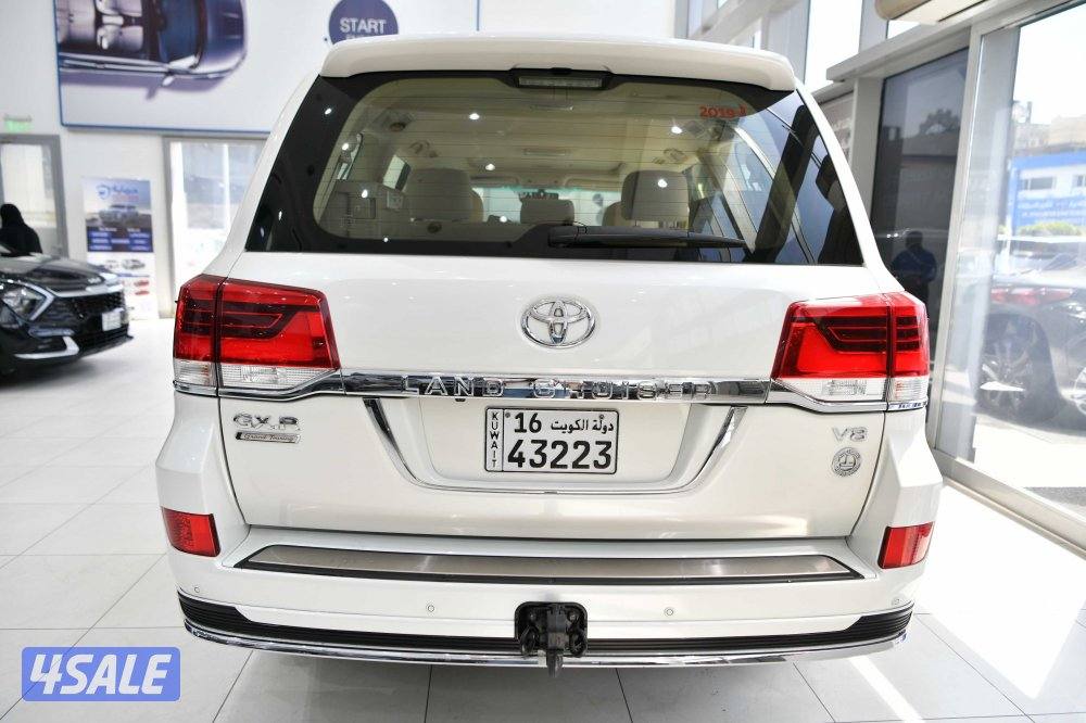 تويوتا لاندكروزر GXR جراند تورينغ3