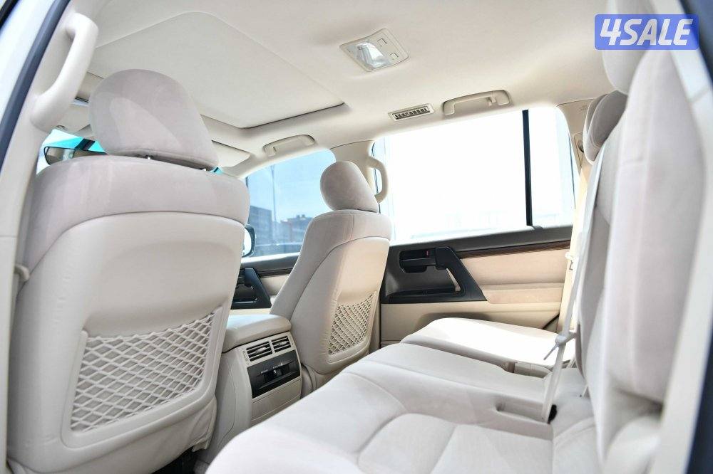 تويوتا لاندكروزر GXR جراند تورينغ4