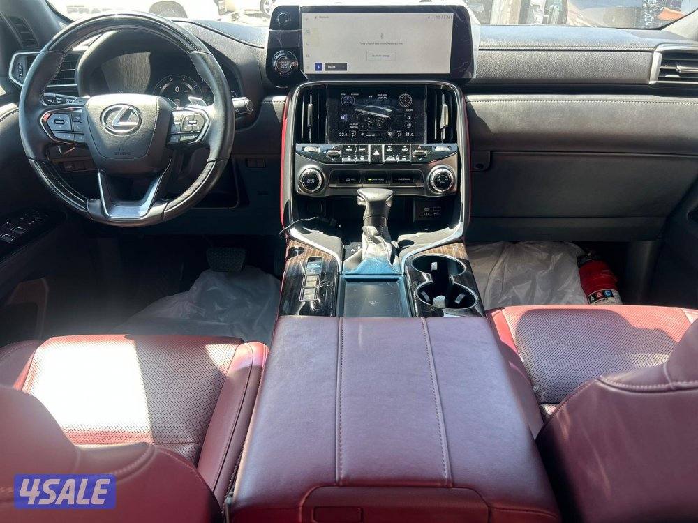 لكزس LX600 درجة ثانيه  twinturbo .V6 موديل 2023 ماشى 82.000 k.m6