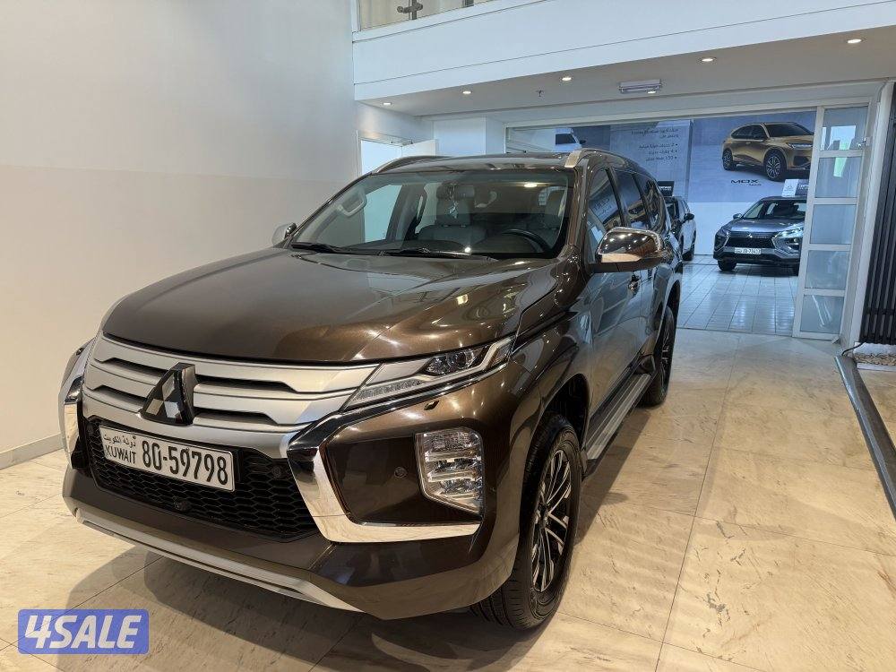 Mitsubishi montero sport0