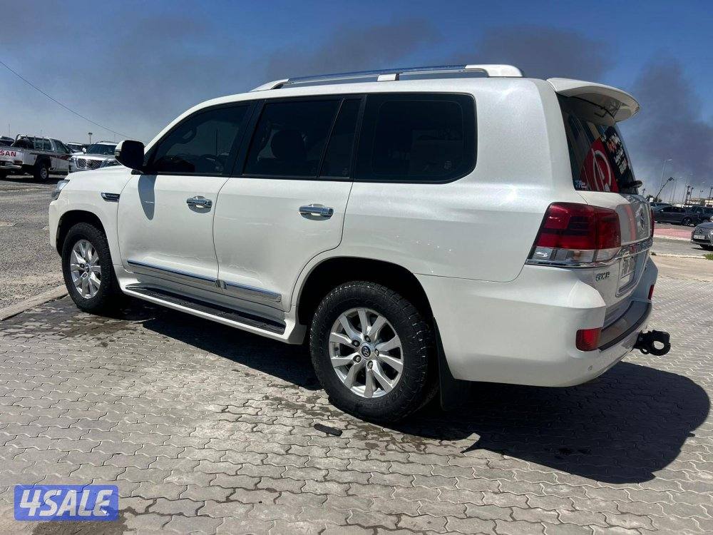 تويوتا لاند كروزر GX.R-V6 موديل 2021 ماشى 116.000 k.m   وارد الساير .2