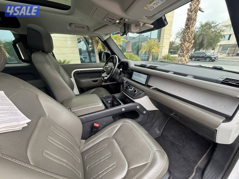 Defender Land Rover  model 2021 V63