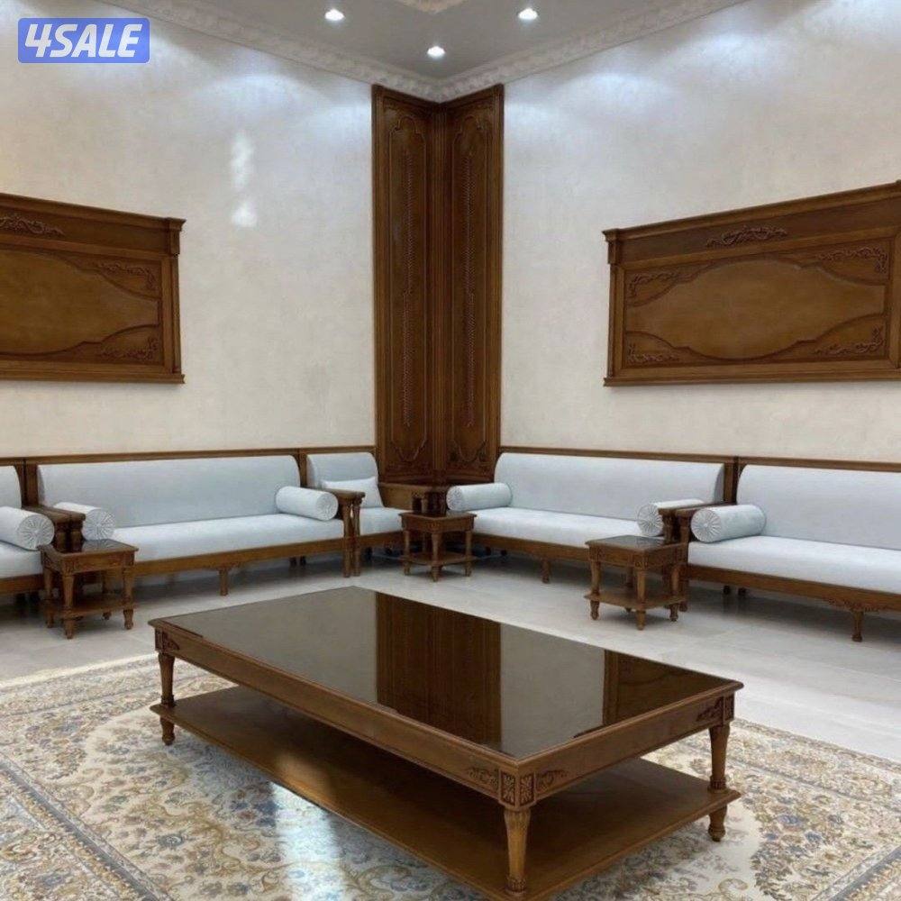 تنجيد وتفصيل مساند وكنب وديوانيات وجلسات وكل الستاير وسجاد قص0