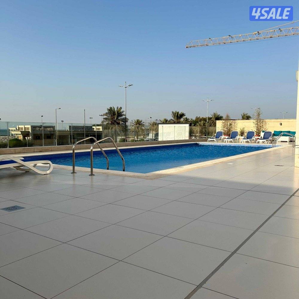 شقة نصف مفروشة للإيجار في شرق6