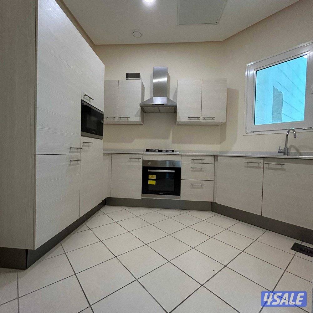 شقة نصف مفروشة للإيجار في شرق2