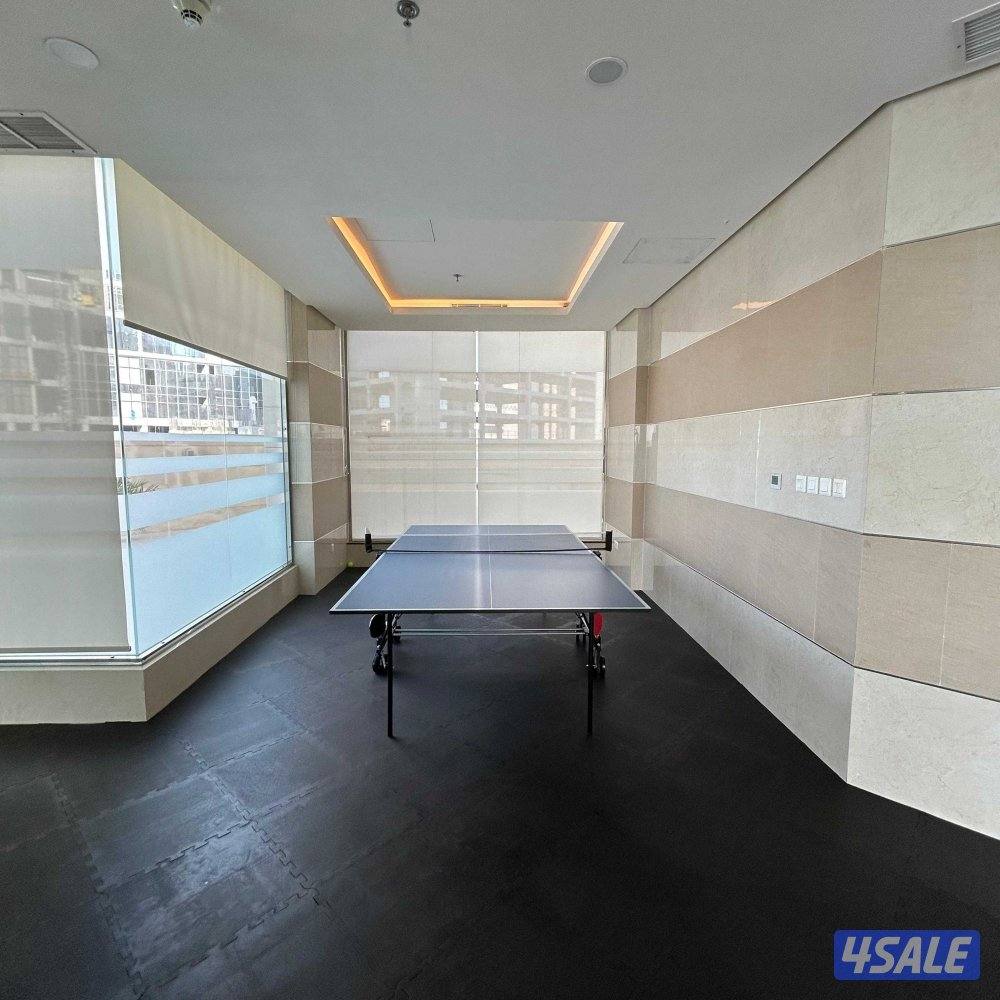 شقة نصف مفروشة للإيجار في شرق5