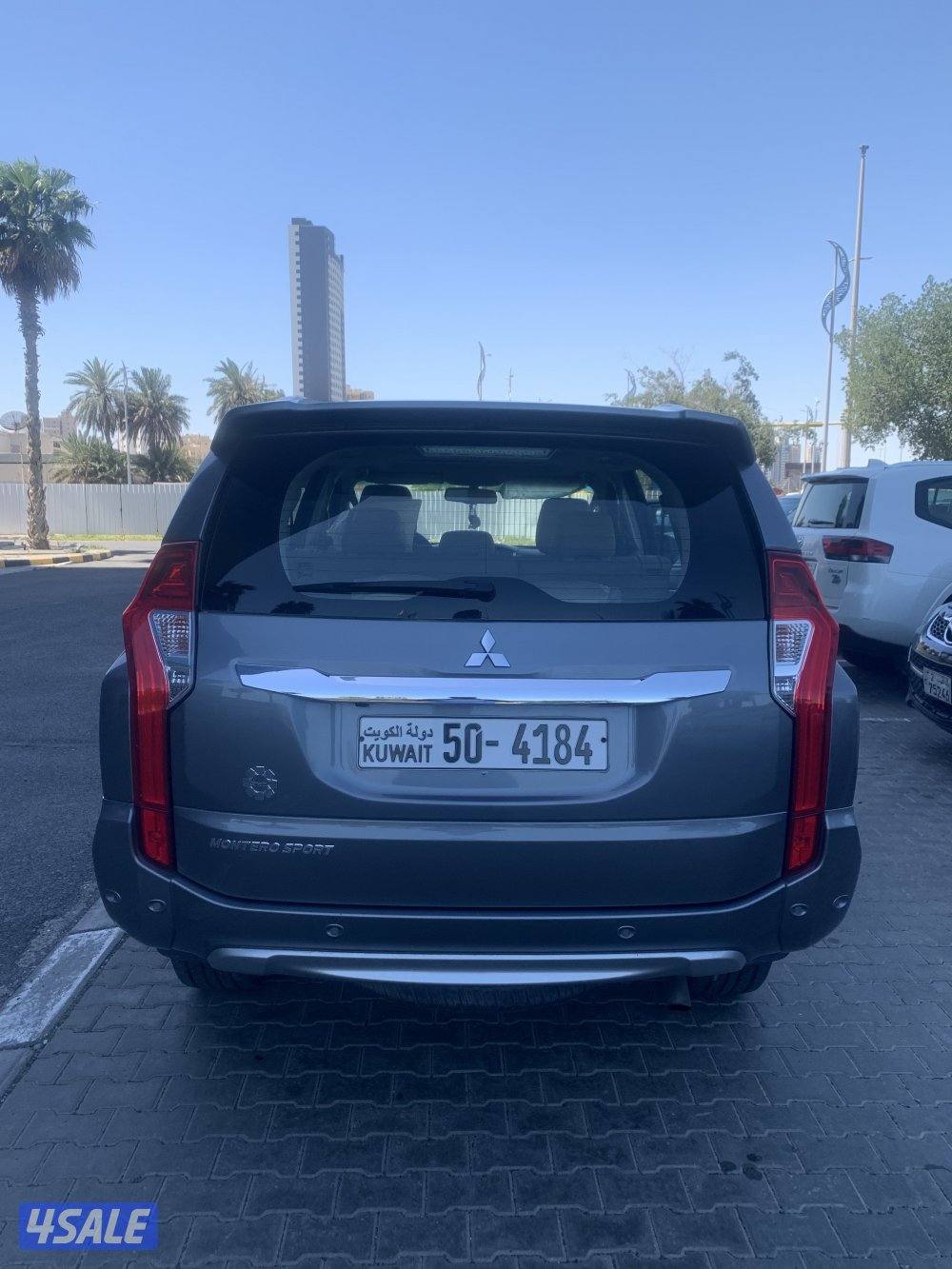 للبيع جيب مونتيرو موديل ٢٠١٨ ماشي 48 الف فقط6