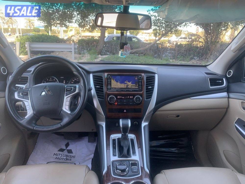 للبيع جيب مونتيرو موديل ٢٠١٨ ماشي 48 الف فقط7