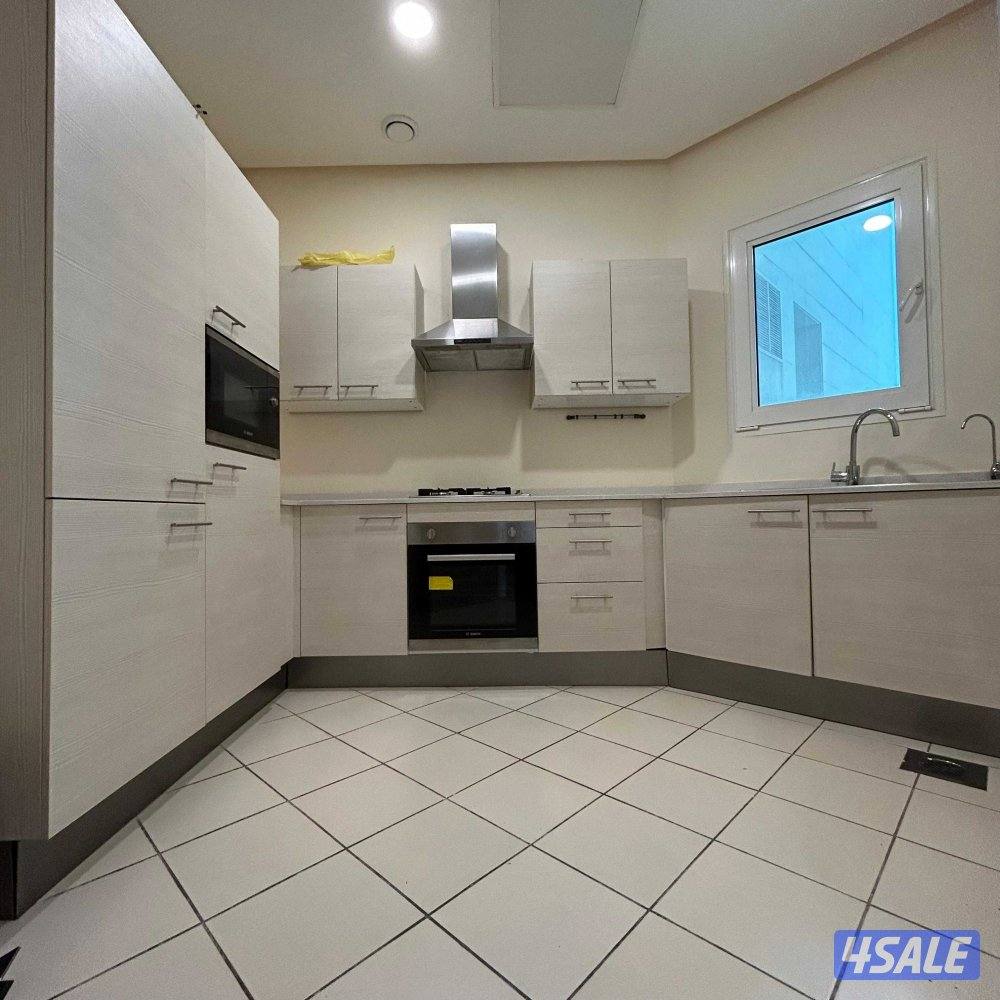 شقة مفروشة للإيجار في شرق قطعة 32