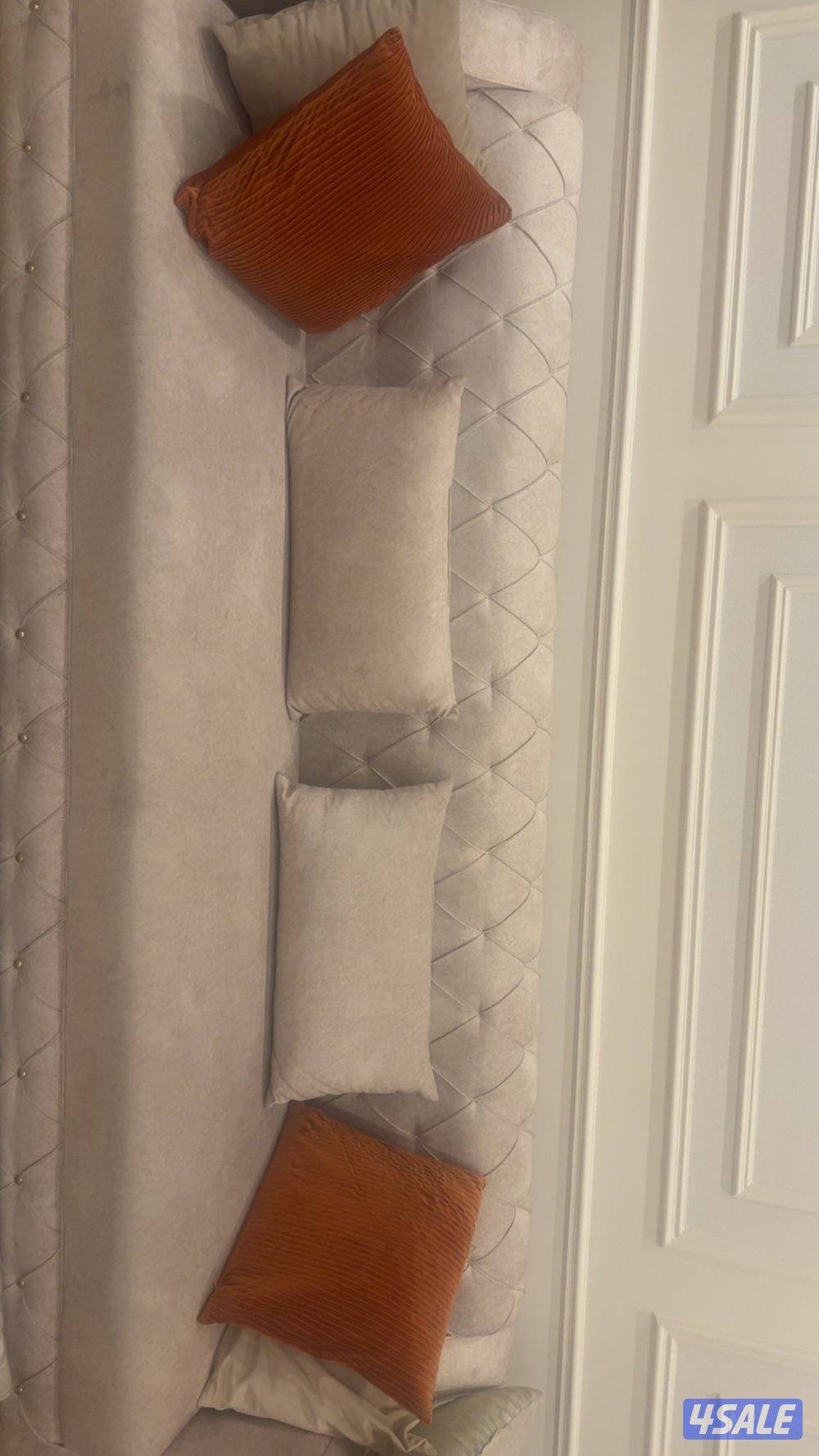 طقم جلوس قطعتين وطاوله مرايا مترين2