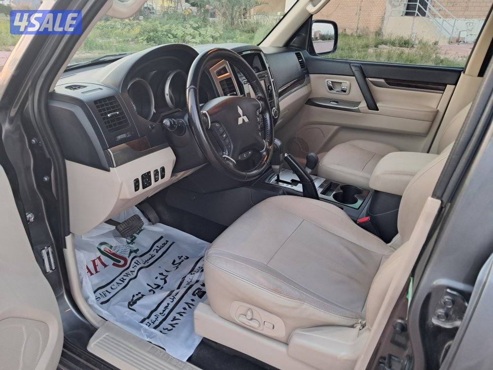 للبيع باجيرو موديل 2020 ماشي 148 الف مكينه الكبير 38006