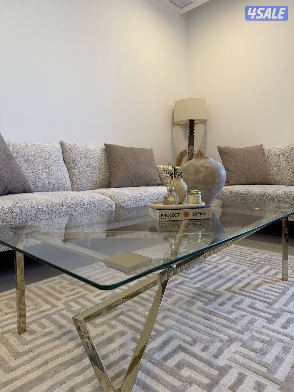 طاوله من ميداس نظيفه. سعر الشراء ٢٨٠ دينار سعر البيع ١٥٠0