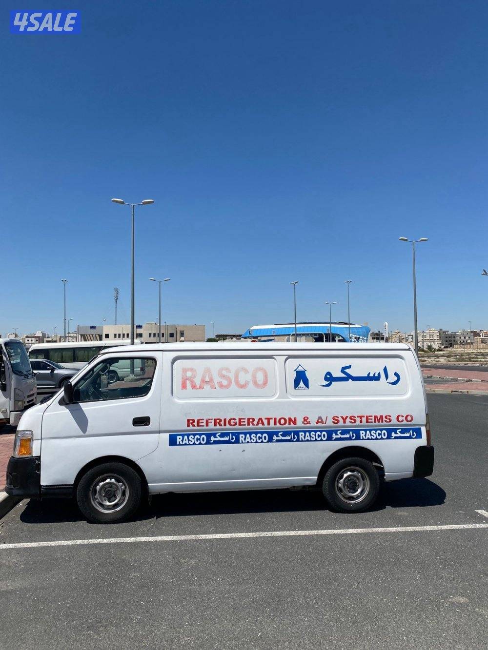 بوكس مقفل نيسان باص2