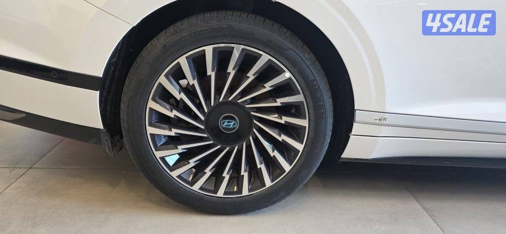 HYUNDAI AZERA CALLIGRAPHY V68