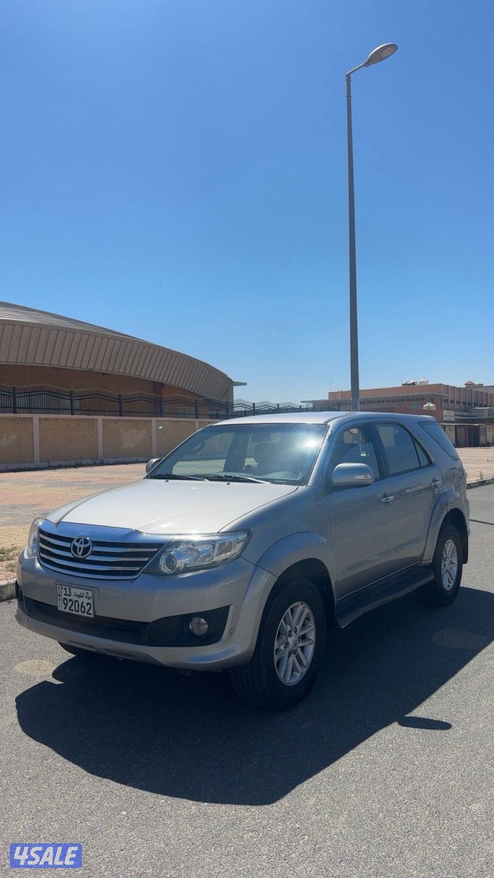 للبيع جيب فورتنر موديل 20153