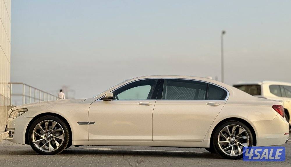 للبيع بي ام 740! موديل 20152