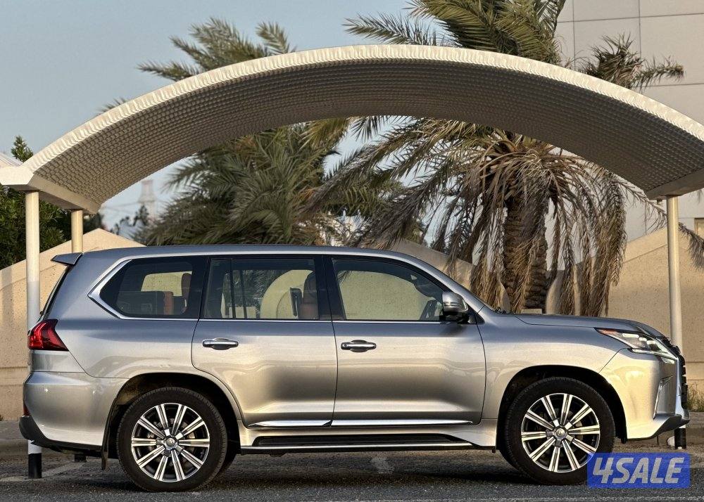 معرض القمة🚩3