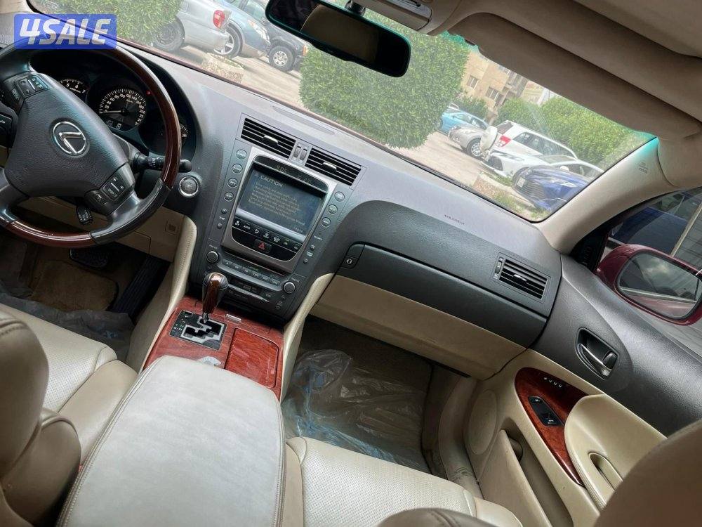 للبيع لكزز موديل 2007  سياره نضيفه جداً مكيف ولا تحتاج لاي مصاريف نهائي2