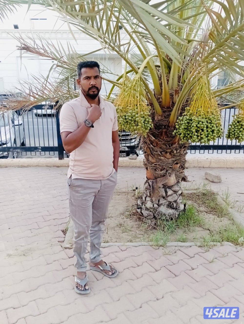 أنا سواق ابحث عن عمل داخل كويت رخصه كويتي في0