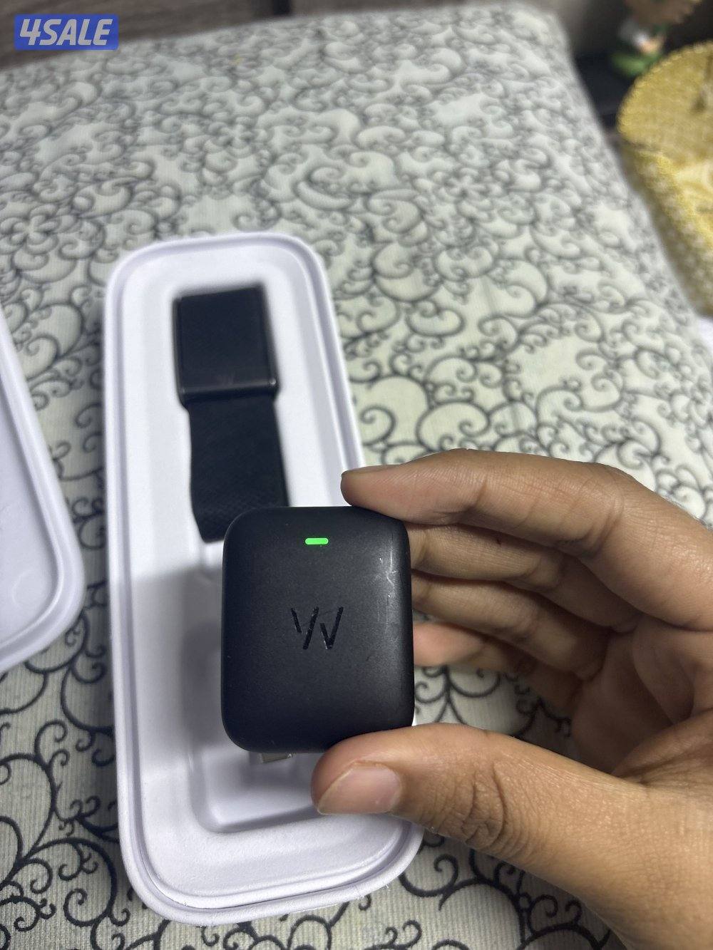 Whoop 5.0 peak with one month membership hardly used0