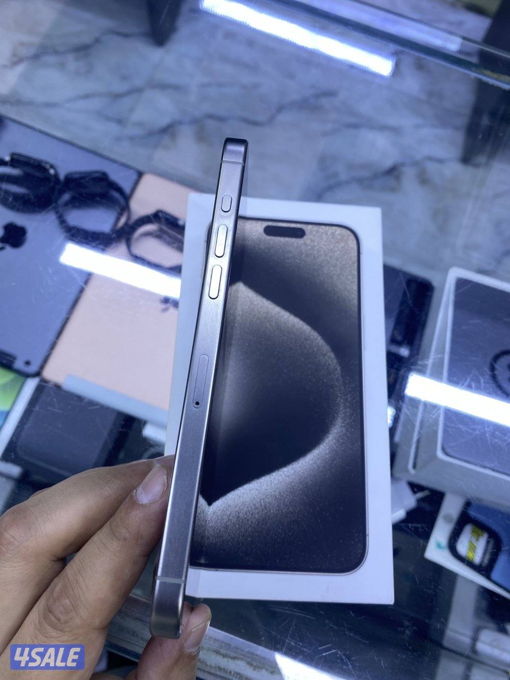 اجهزه معفيه جمارك ( 15 برو ماكس 256 تيتانيوم بطاريه 80 مع كارتون5