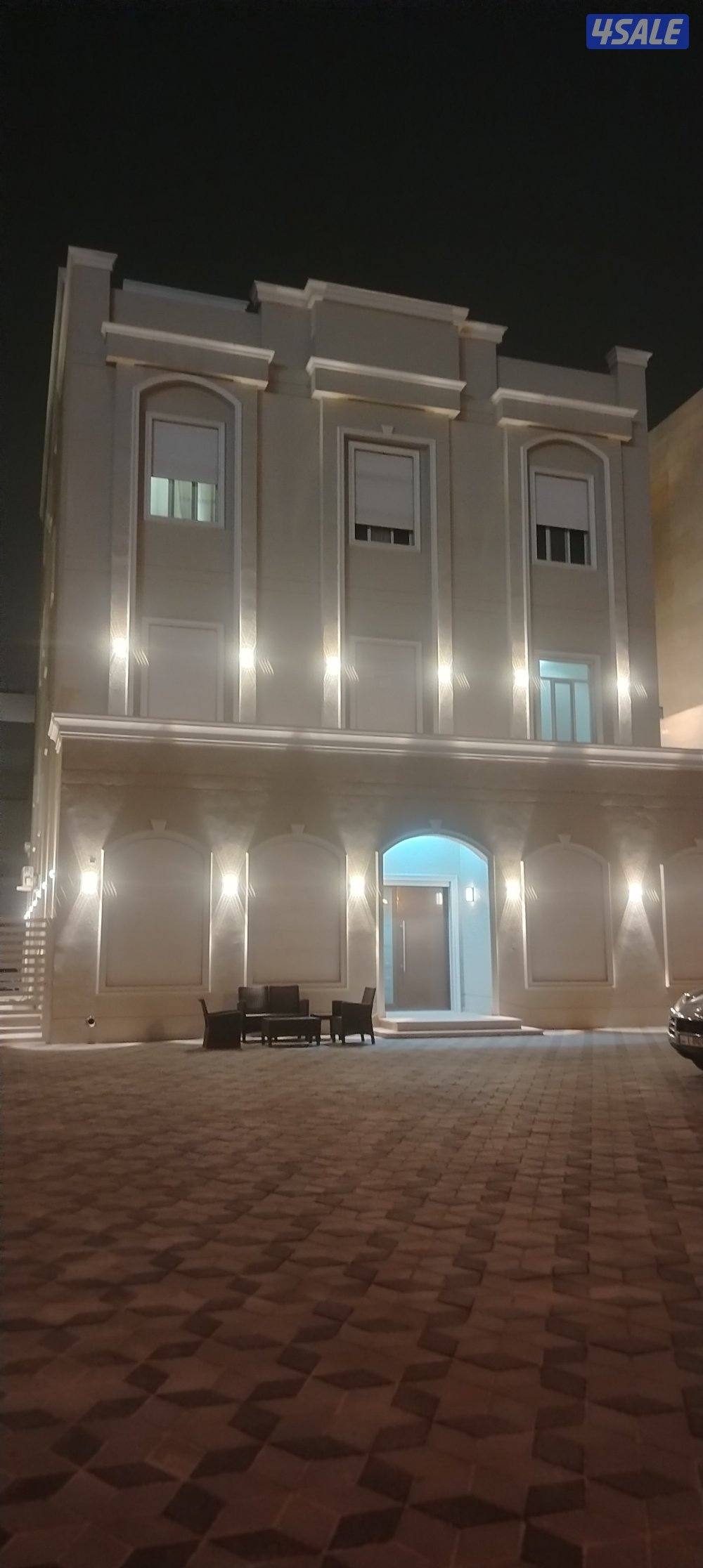 شقه للإجار دور٣ كامل مع الروف5