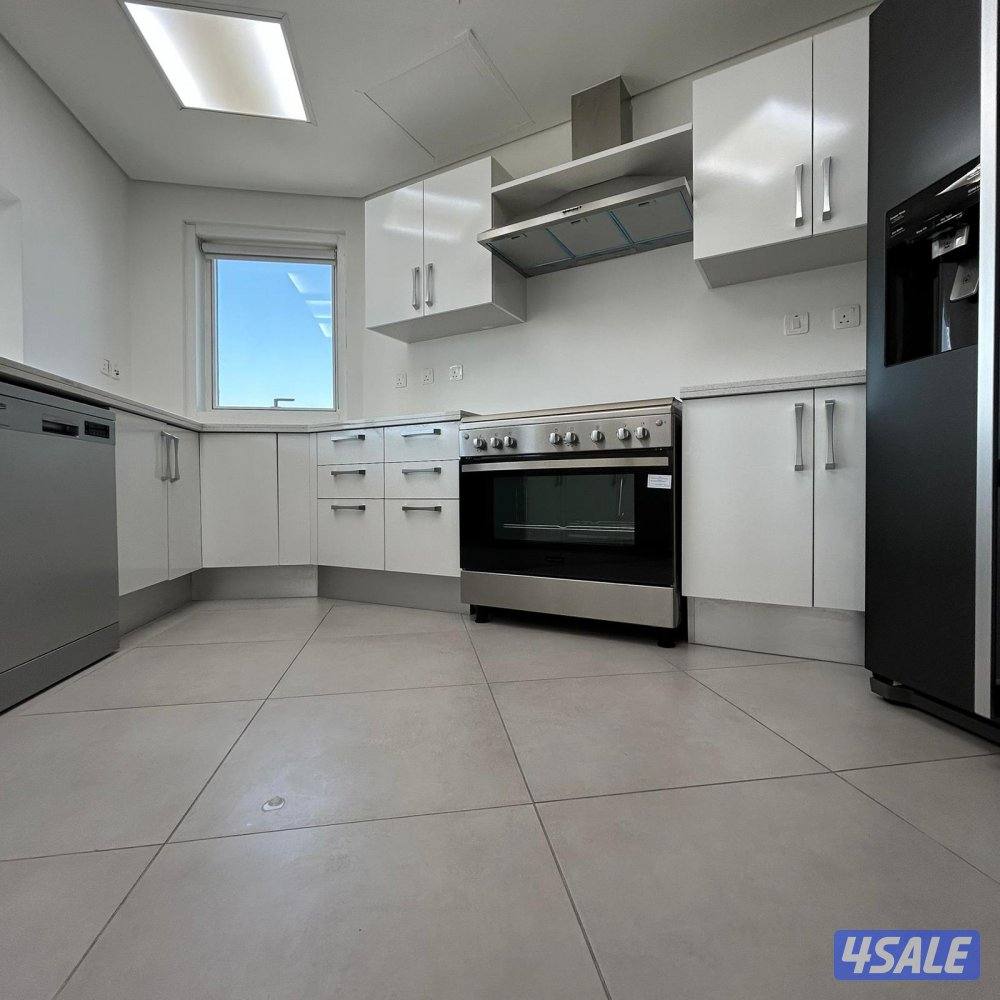 شقة نصف مفروشة اطلالة بحرية للايجار في دسمان5