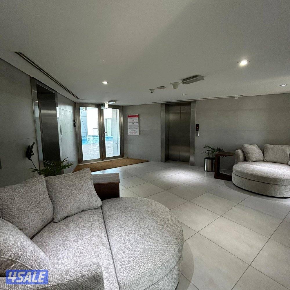 شقة نصف مفروشة اطلالة بحرية للايجار في دسمان13