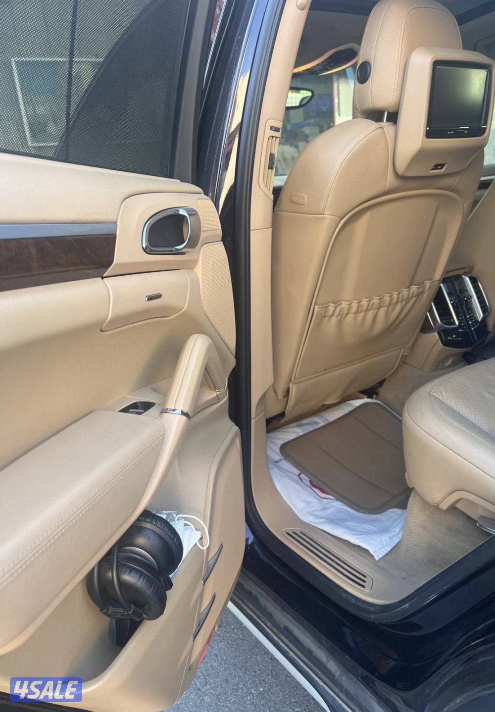 للبيع جيب بورش كايين6سلندر وكالة الكويت شرط الفحص.3